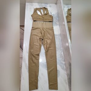 Carbon38 Takara Shine SET. In Antique Bronze. Caramel Tan. Size M